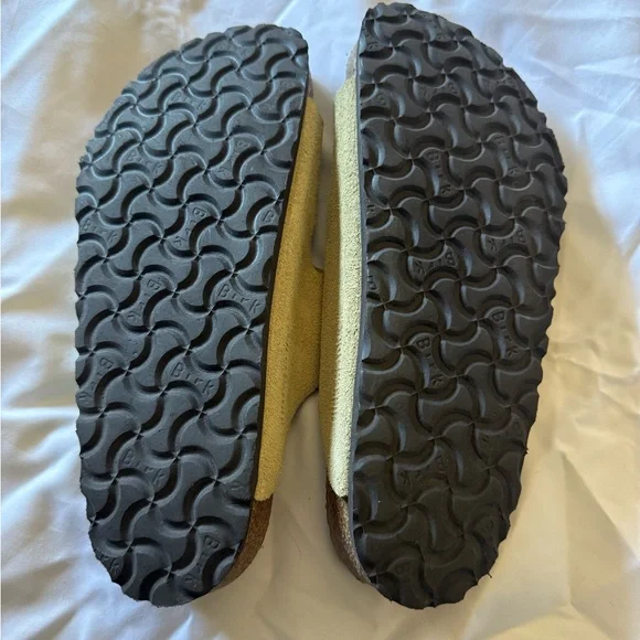 Birkenstock Kids Sandals in Tan Suede - Picture 7 of 8